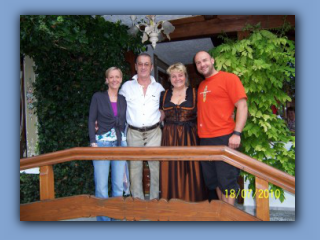 Saxnmarschl mit Eskorte.jpg